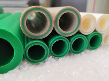Chaîne de production de tuyau des fibres de verre PPR trois couches de PPR de machine de tuyau